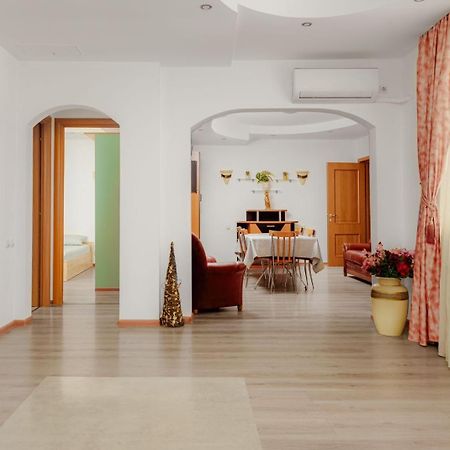 Heart Of Downtown 3 Rooms Apartment Self Check In Букурещ Екстериор снимка