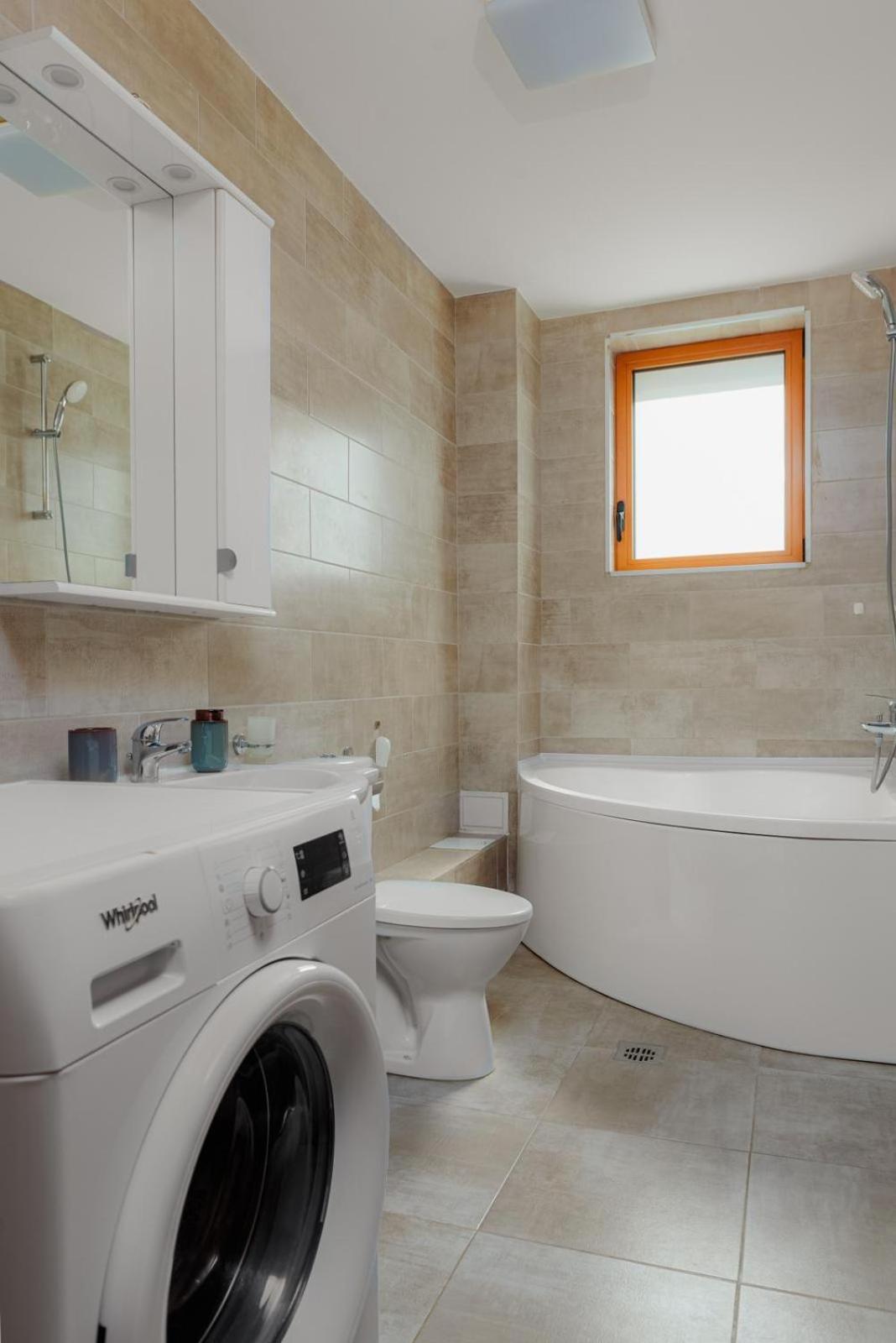 Heart Of Downtown 3 Rooms Apartment Self Check In Букурещ Екстериор снимка