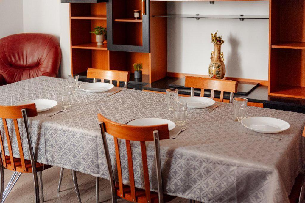 Heart Of Downtown 3 Rooms Apartment Self Check In Букурещ Екстериор снимка