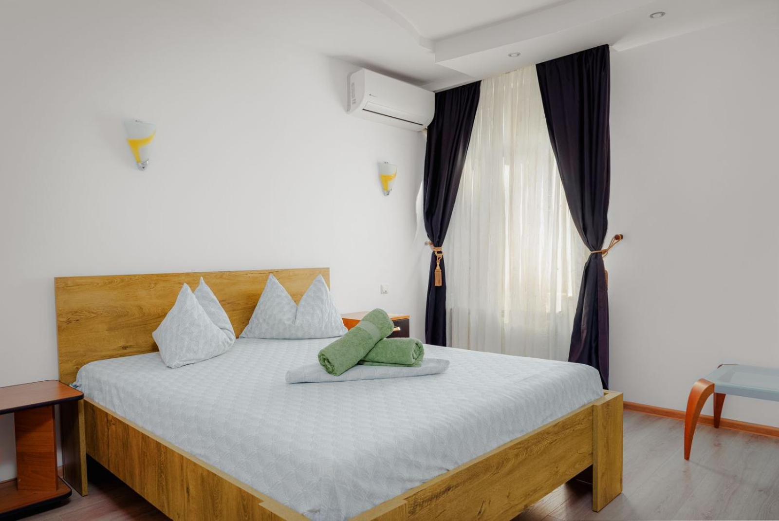 Heart Of Downtown 3 Rooms Apartment Self Check In Букурещ Екстериор снимка