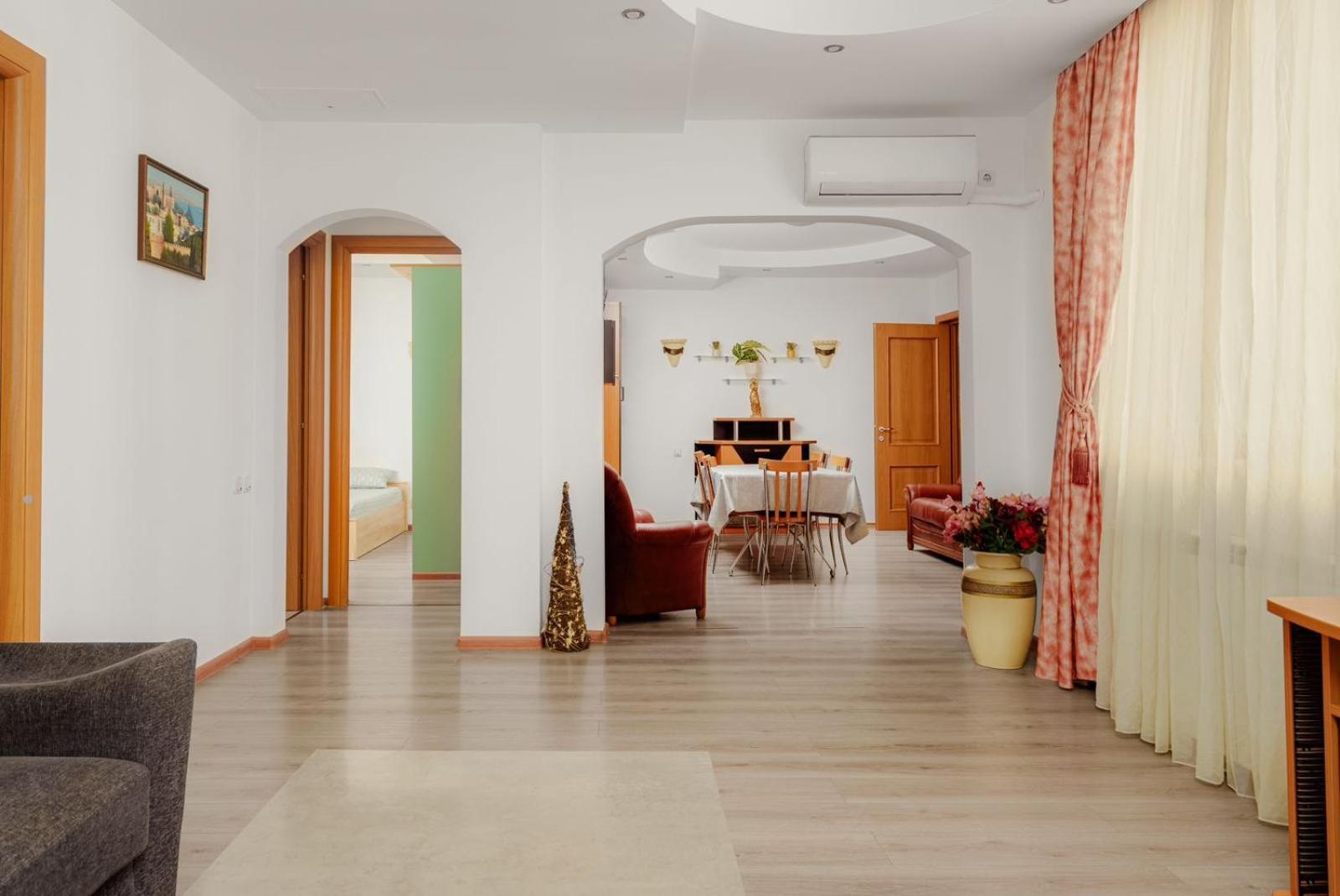 Heart Of Downtown 3 Rooms Apartment Self Check In Букурещ Екстериор снимка