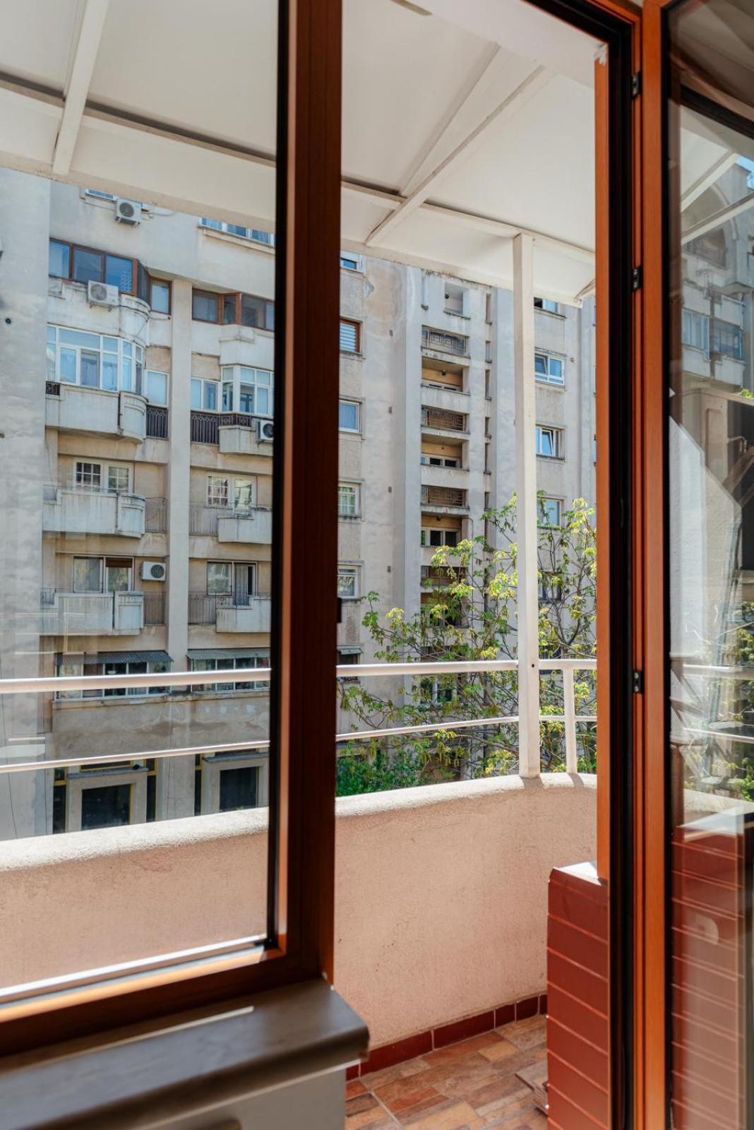 Heart Of Downtown 3 Rooms Apartment Self Check In Букурещ Екстериор снимка