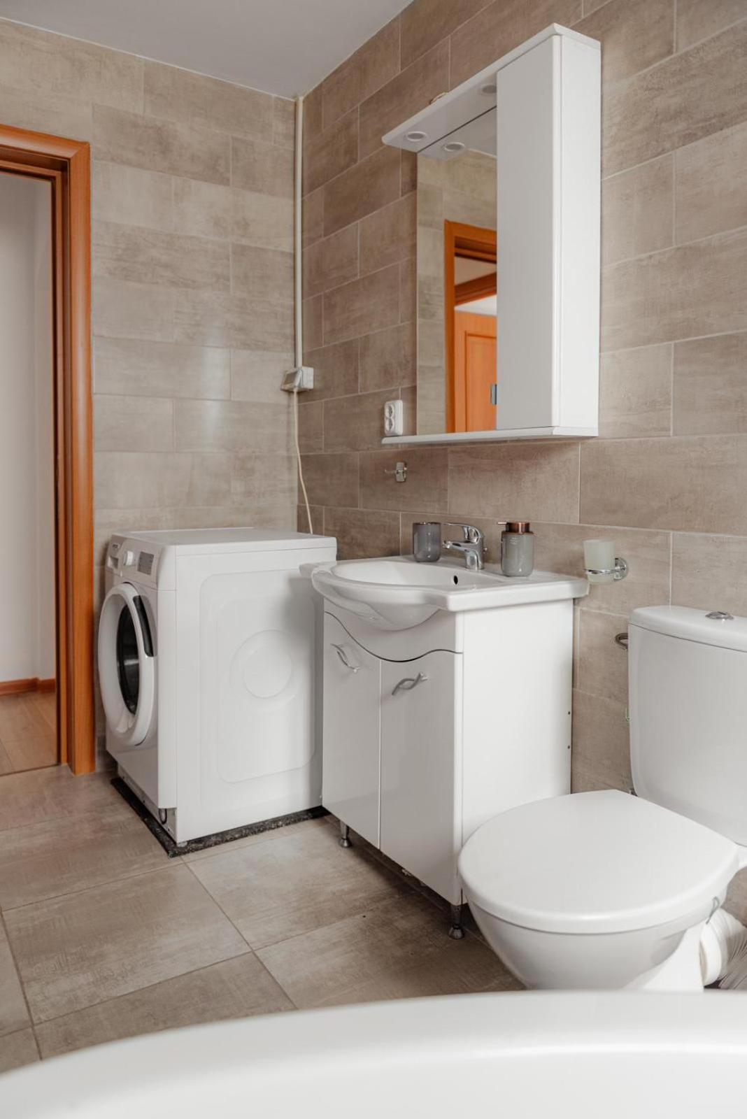 Heart Of Downtown 3 Rooms Apartment Self Check In Букурещ Екстериор снимка