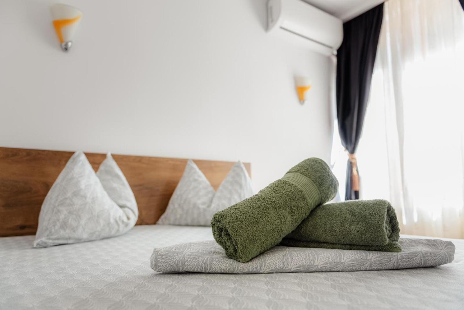 Heart Of Downtown 3 Rooms Apartment Self Check In Букурещ Екстериор снимка